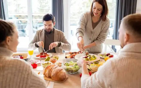 Abendessen: şam yeməyi