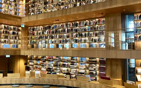 Bibliothek: kitabxana