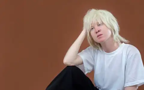 blond: sarışın