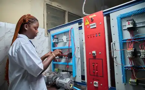 Elektriker: elektrik ustası