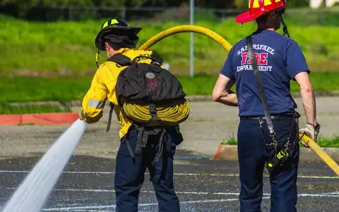Feuerwehr: yanğınsöndürmə xidməti