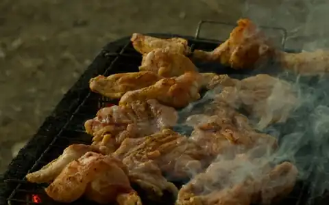 Hähnchen: toyuq