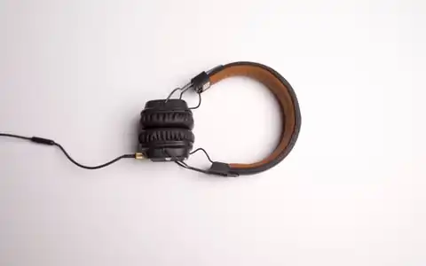 hören: eşitmək