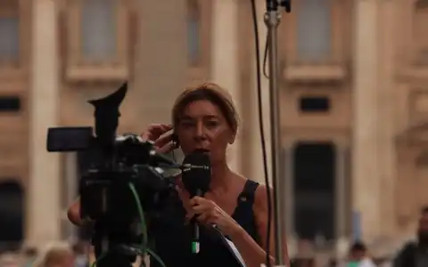 Journalist / Journalistin: jurnalist