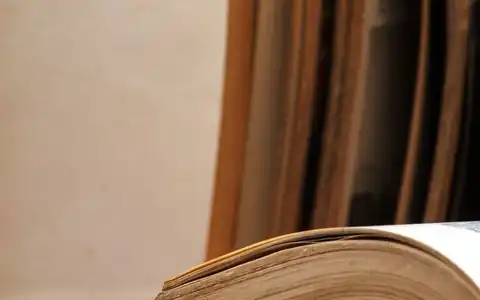 Lehrbuch: dərslik