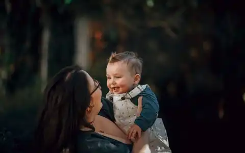 Mutter (Mama): ana