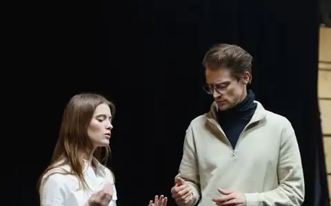 Schauspieler / Schauspielerin: aktyor / aktrisa