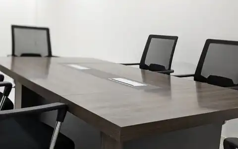 Schreibtisch: yazı masası