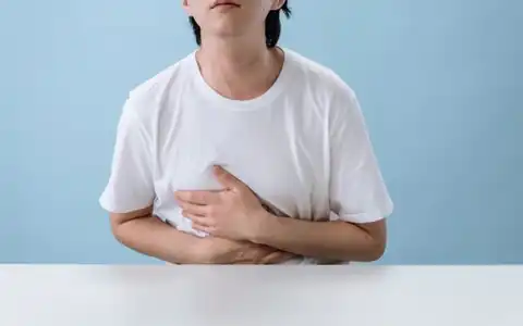 übel: ürəkbulanan