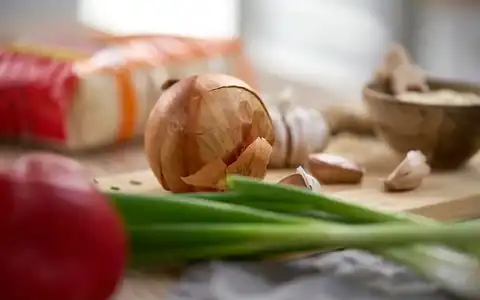Zwiebel: soğan